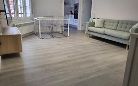 Uria Suite